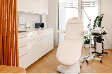 Stanowisko zabiegów w salonie kosmetycznym ESmiSkin w Oleśnicy