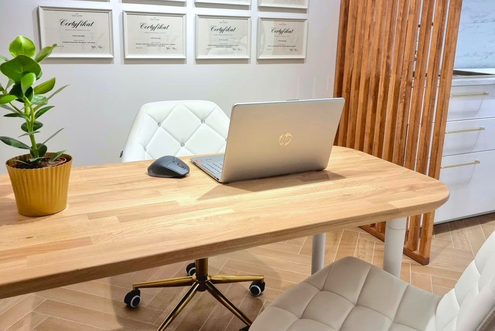 Stanowisko konsultacji kosmetologicznej w salonie kosmetycznym EmiSkin w Oleśnicy